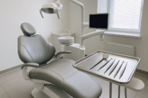 Modern dental operatory with an instrument tray